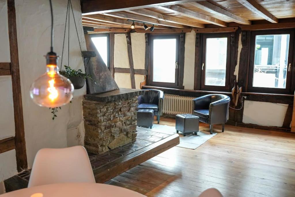 Charmante Fachwerk Wohnung Mit Terrasse In Der Altstadt コブレンツ エクステリア 写真